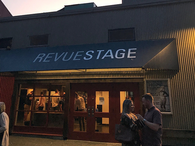 Revue Stage